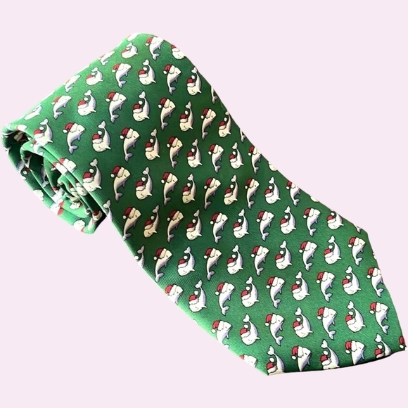 VINEYARD Vines 100% Silk Tie Christmas Whales Green Red Holiday - Picture 1 of 6